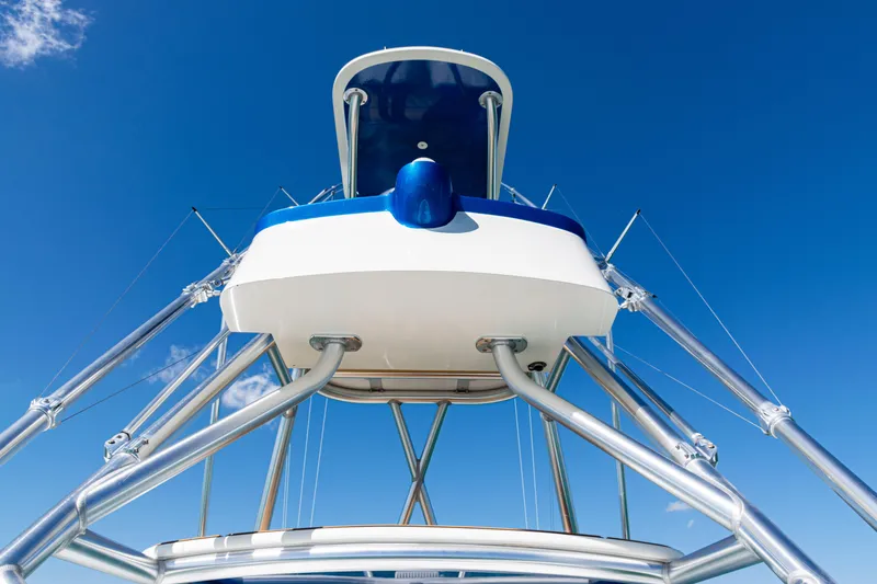  Yacht Photos Pics 2016 SeaVee 430 boat tower against clear blue sky.