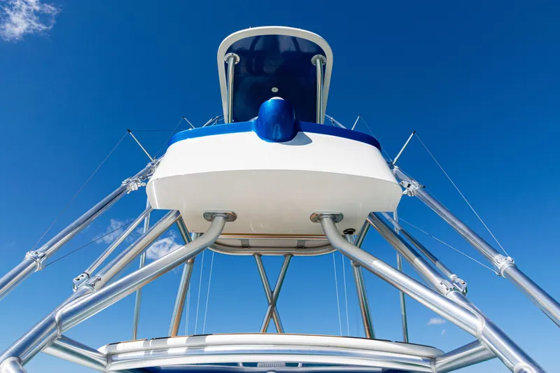  Yacht Photos Pics 2016 SeaVee 430 boat tower against a clear blue sky.