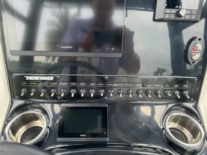  Yacht Photos Pics 2024 Pathfinder 2500 Hybrid dashboard with Garmin and Yamaha displays.