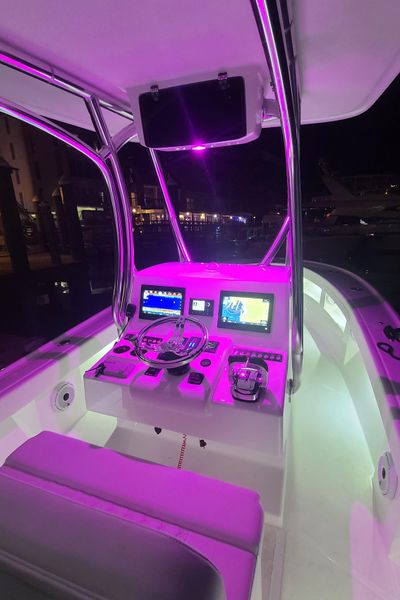 2022 Front Runner 26 Center Console