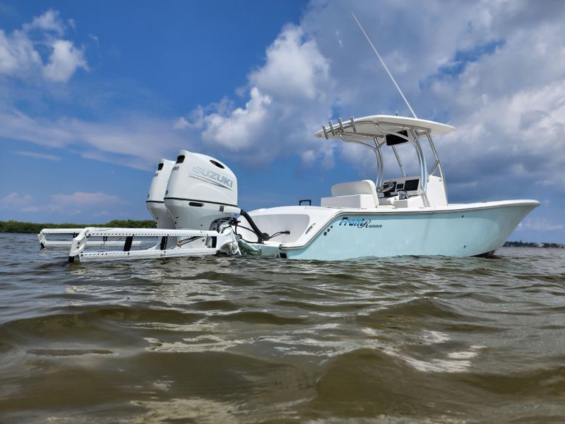 2022 Front Runner 26 Center Console