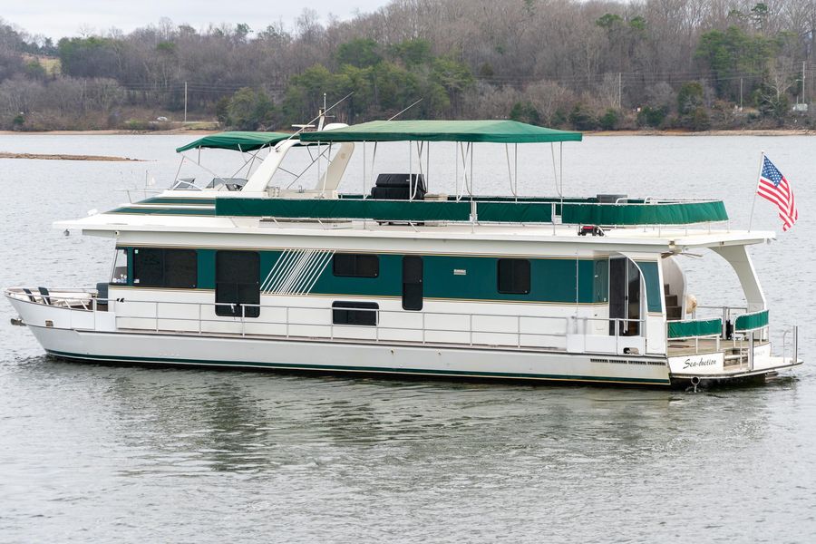 2006 Monticello 70 River Yacht