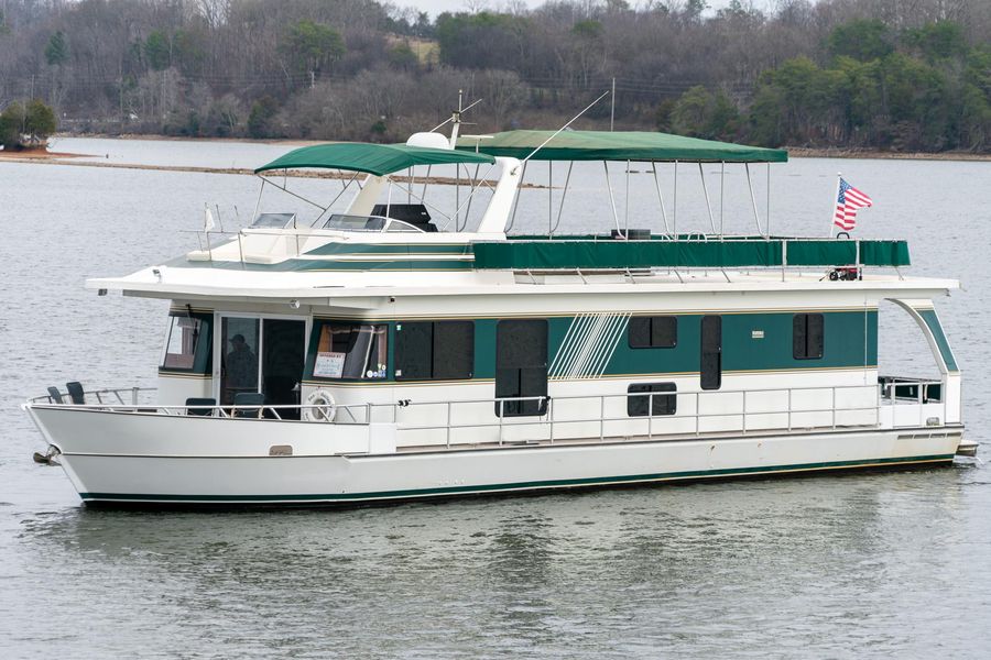 2006 Monticello 70 River Yacht