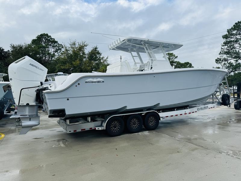 2024 Invincible 33' Catamaran Center Console for sale YachtWorld