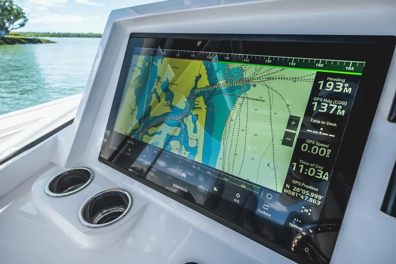 Mythendril Yacht Photos Pics 