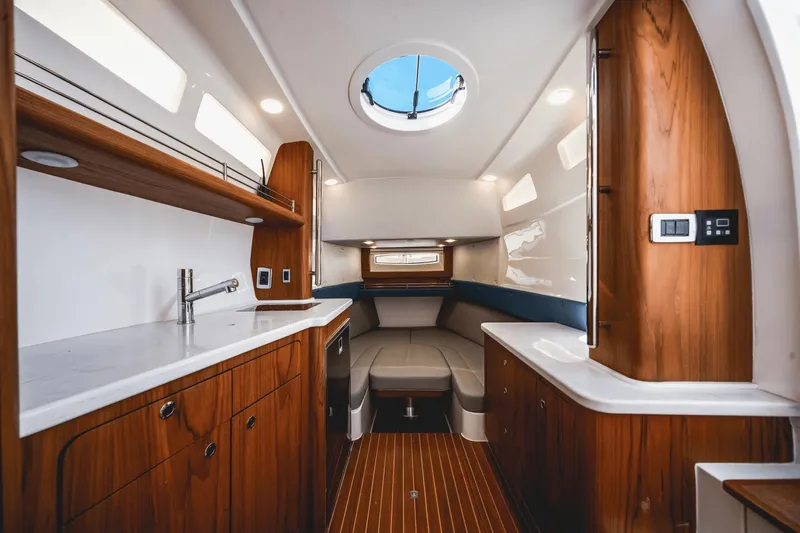 Mythendril Yacht Photos Pics 