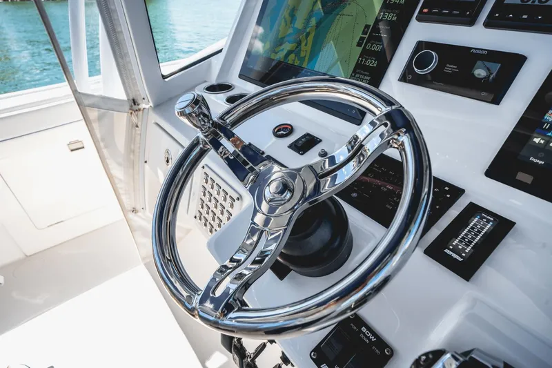 Mythendril Yacht Photos Pics 