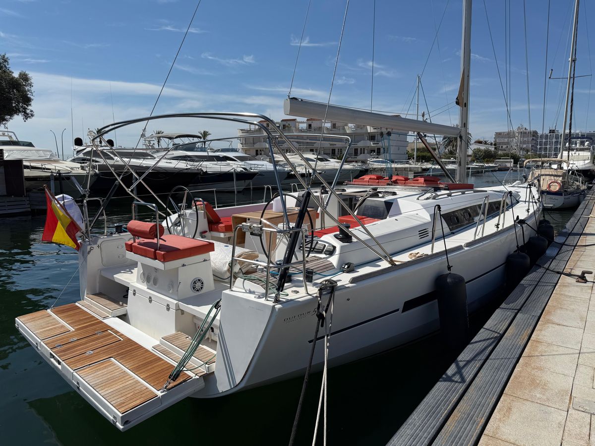 2016 Dufour 49 