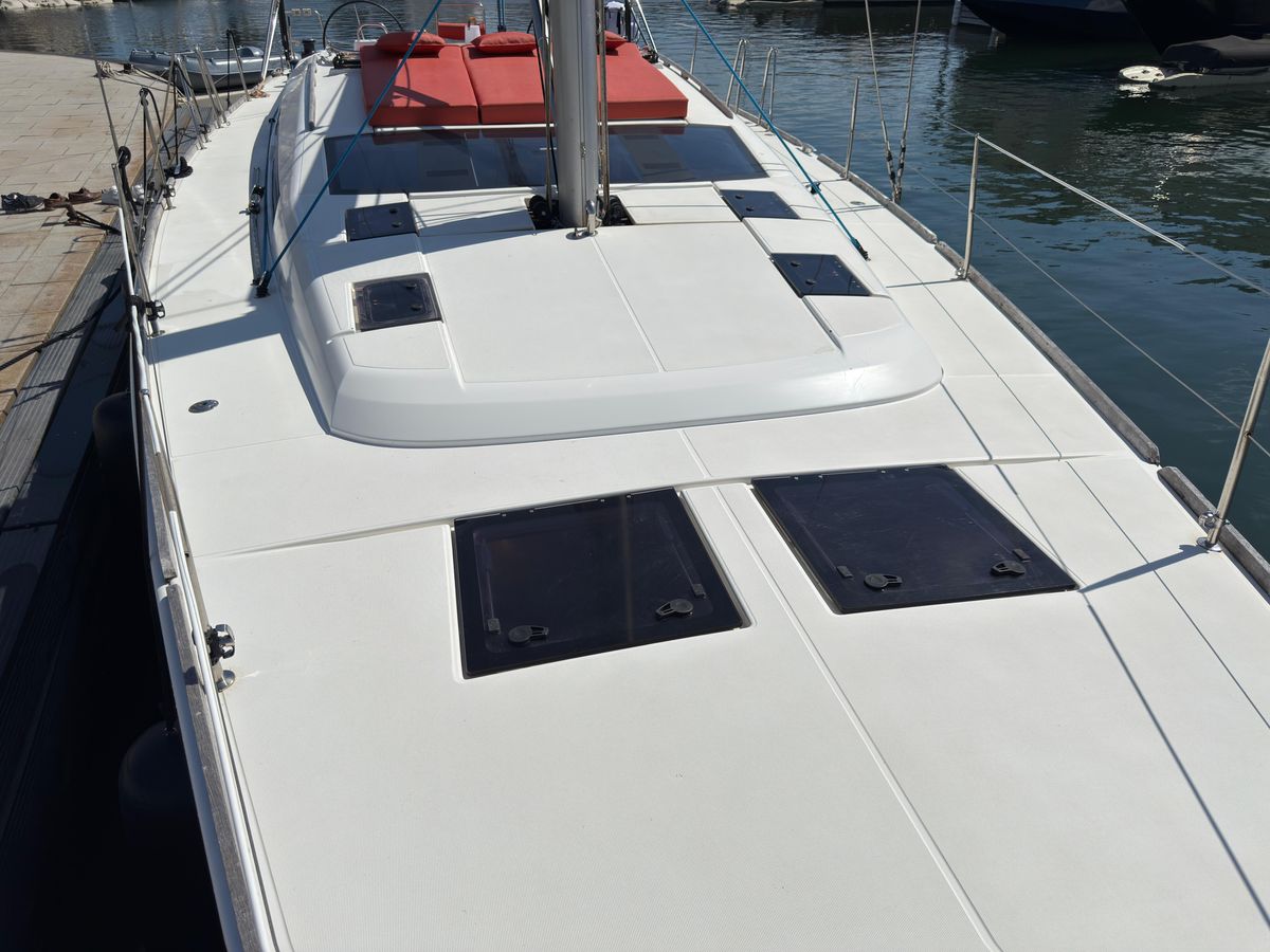 2016 Dufour 49 