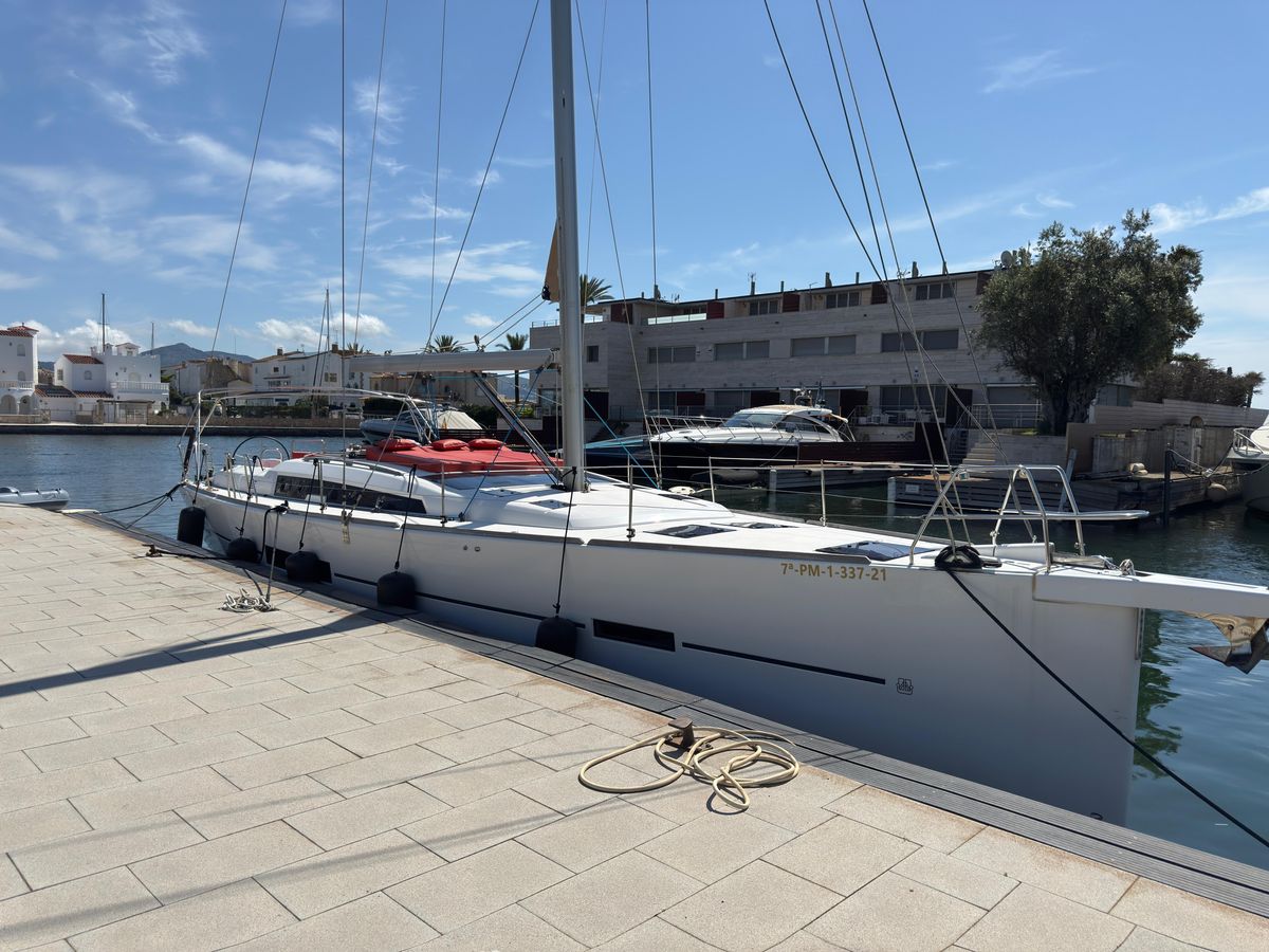 2016 Dufour 49 