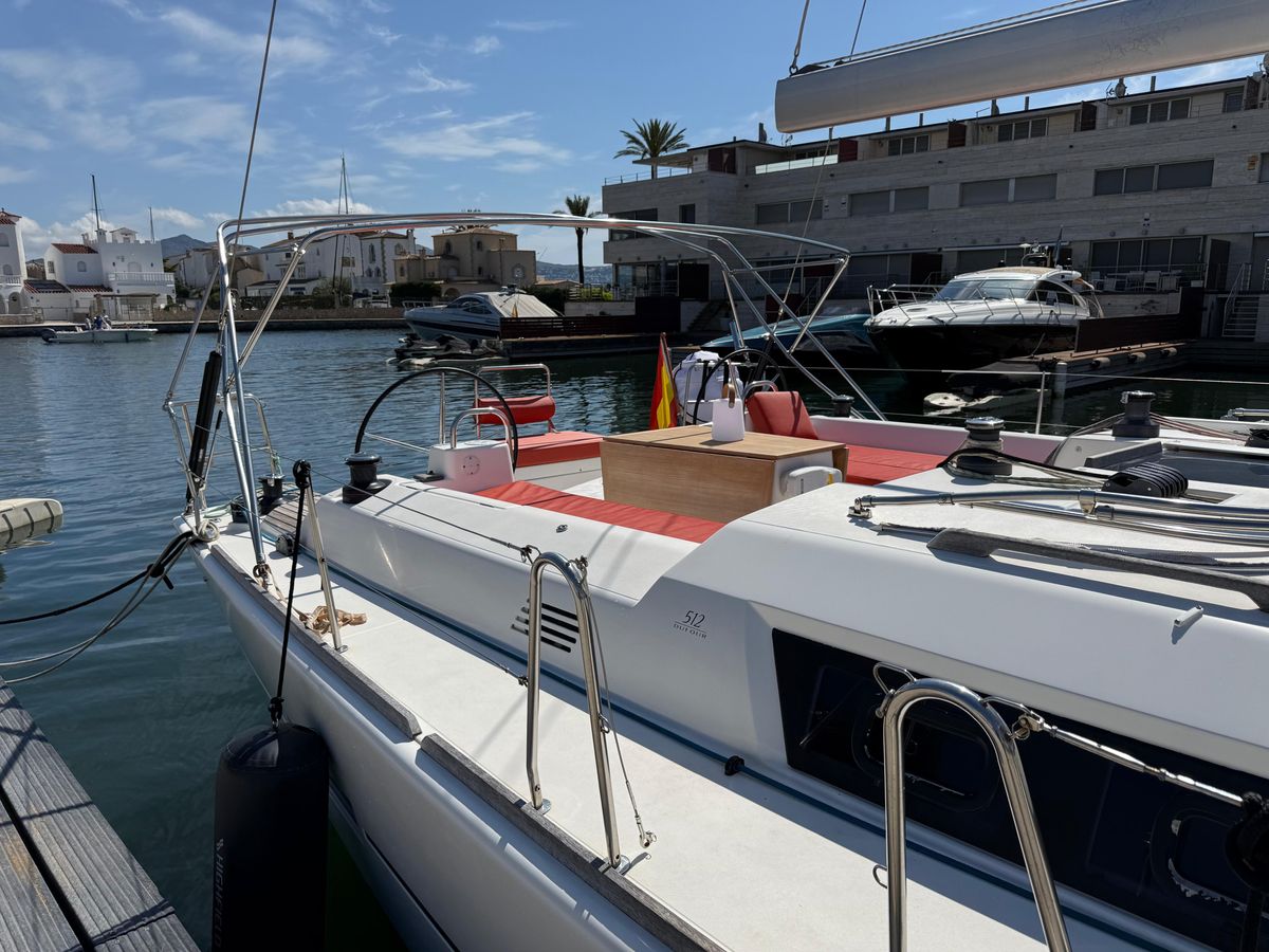 2016 Dufour 49 