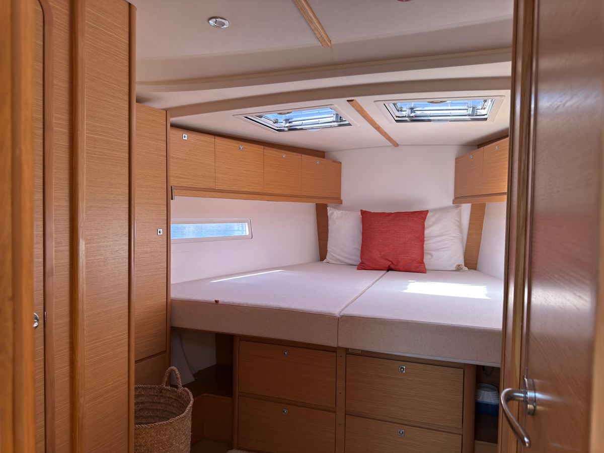 2016 Dufour 49 