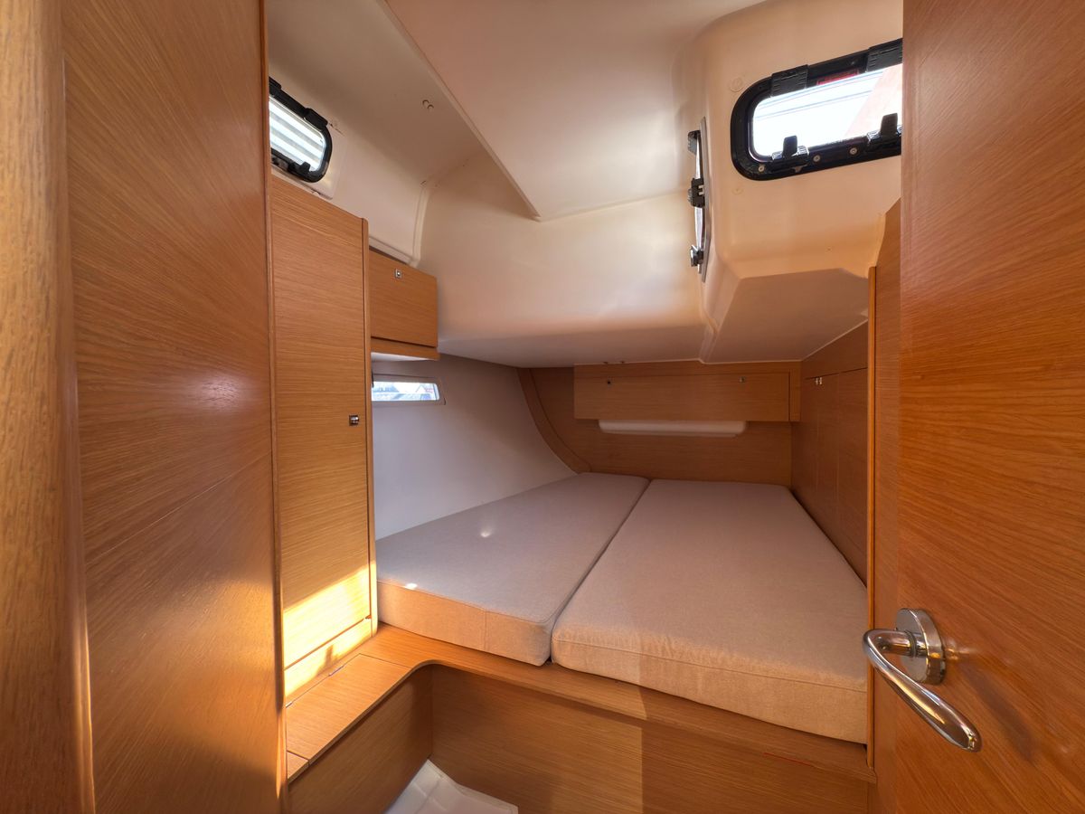 2016 Dufour 49 