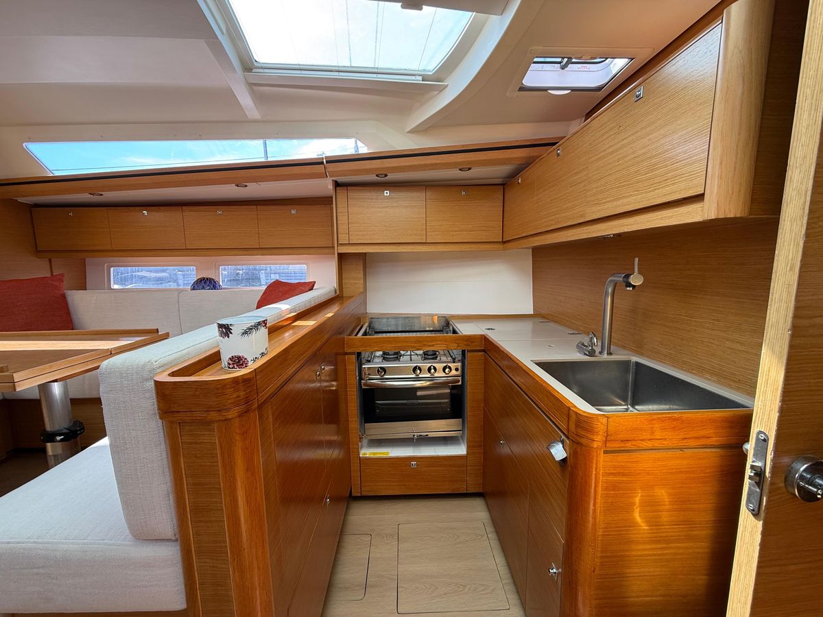 2016 Dufour 49 
