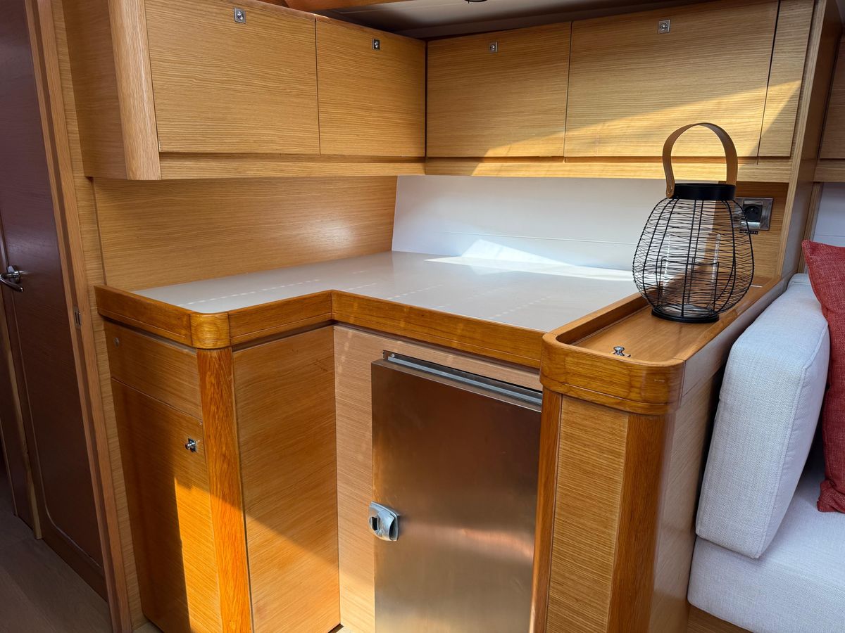 2016 Dufour 49 