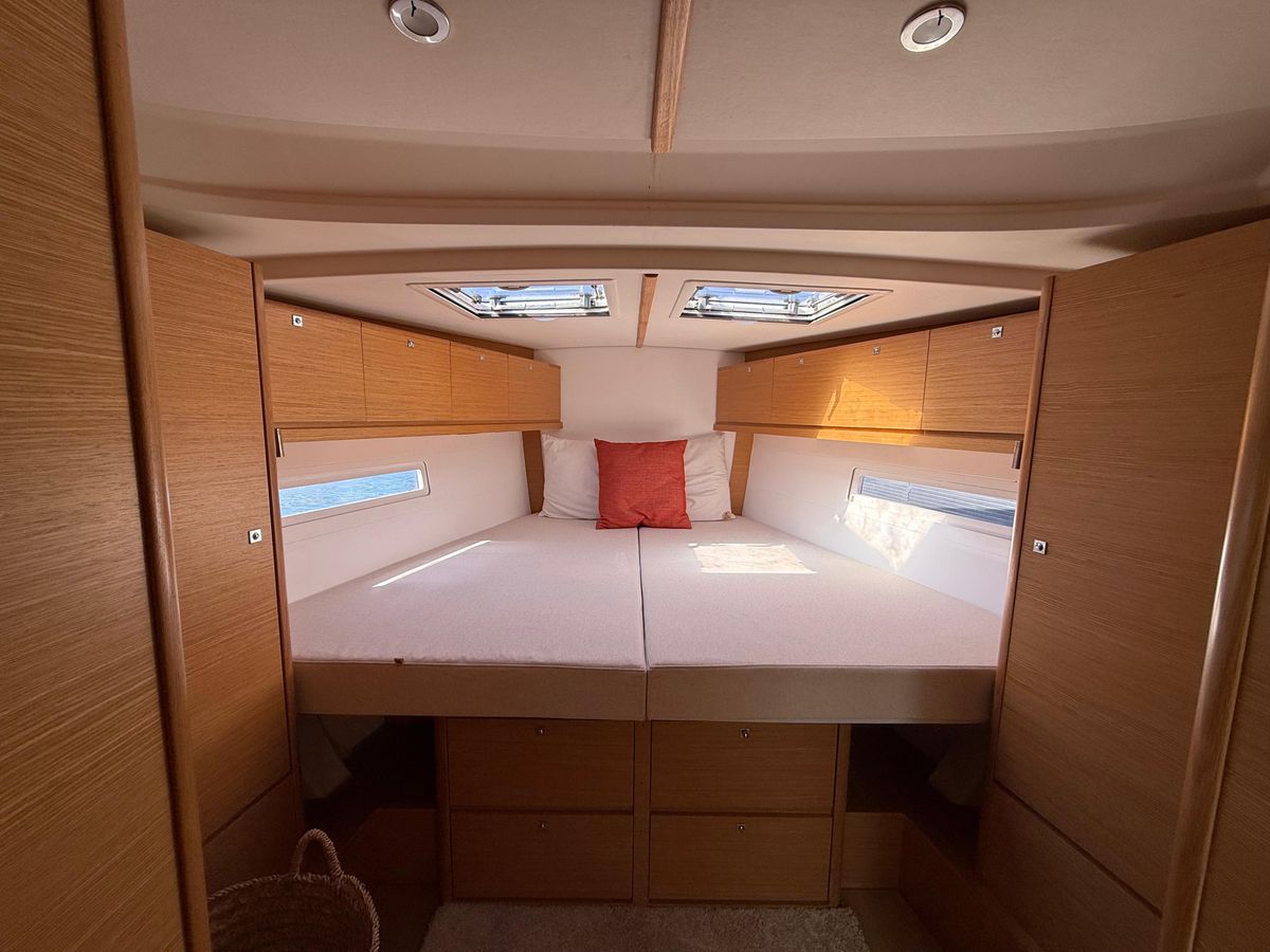 2016 Dufour 49 