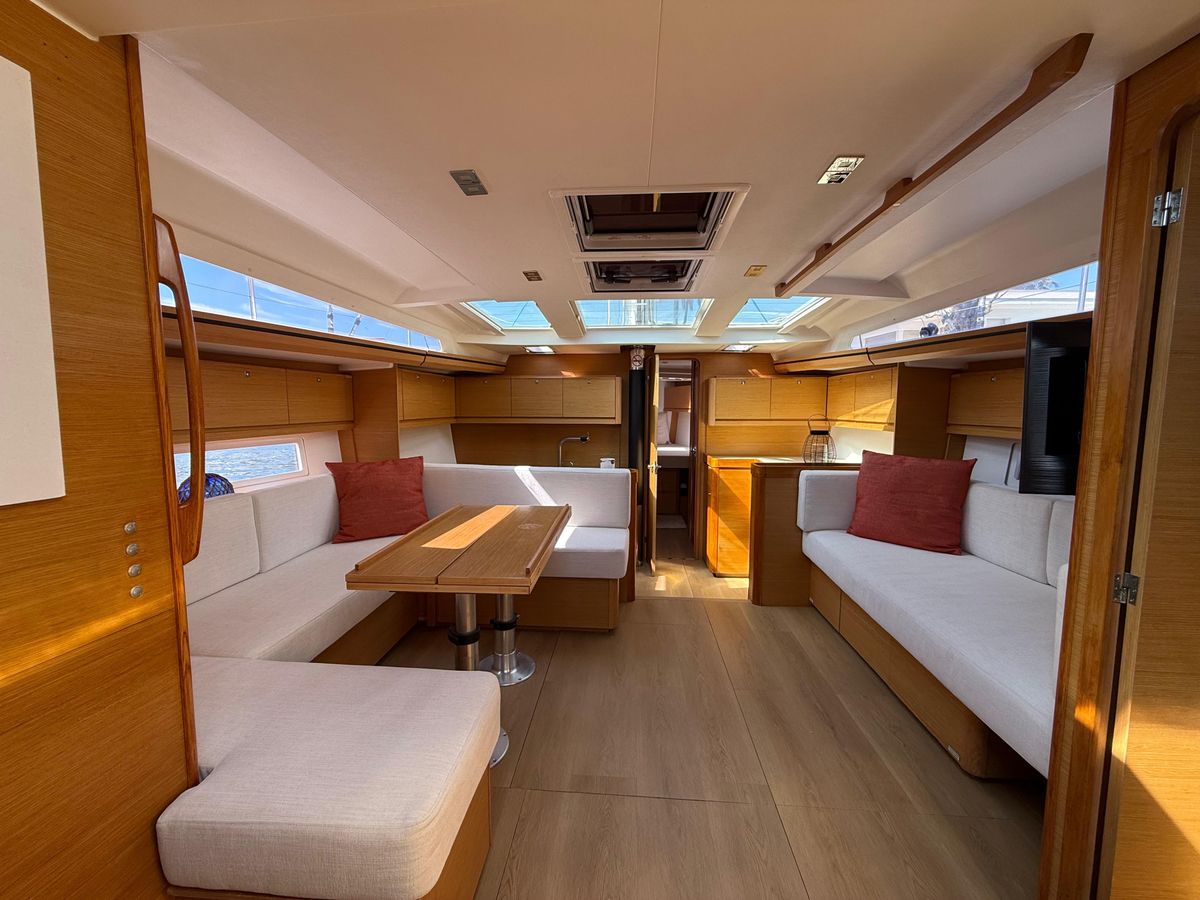2016 Dufour 49 