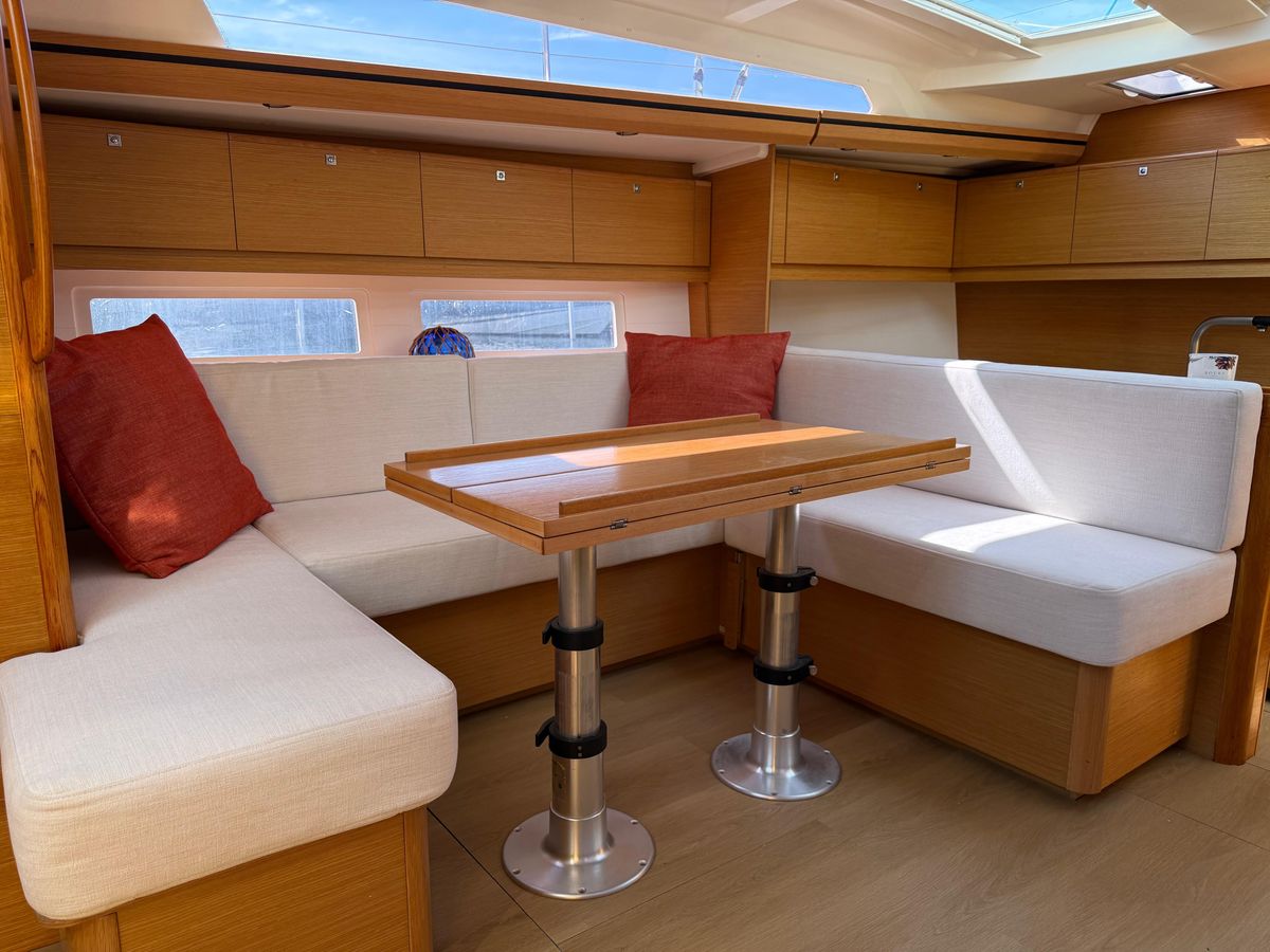 2016 Dufour 49 