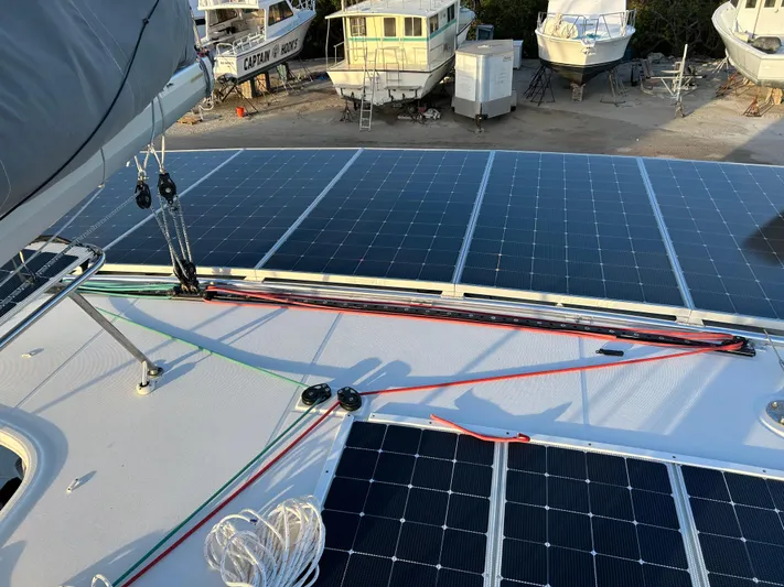 Common Blue Yacht Photos Pics 