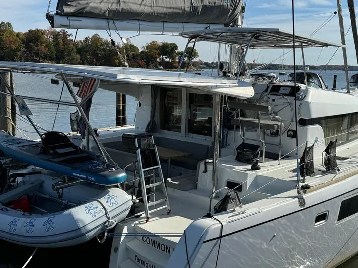 Common Blue Yacht Photos Pics 