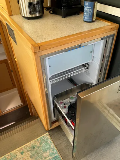 Common Blue Yacht Photos Pics 