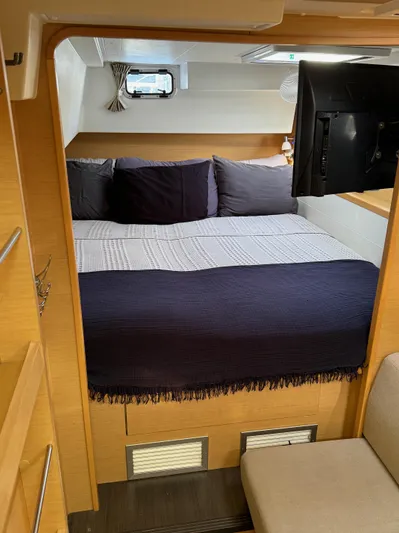 Common Blue Yacht Photos Pics 