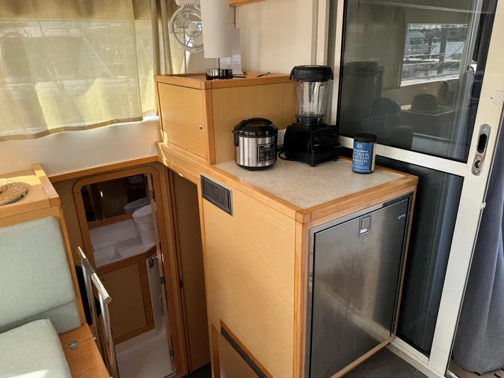 Common Blue Yacht Photos Pics 