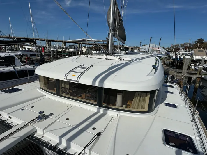 Common Blue Yacht Photos Pics 