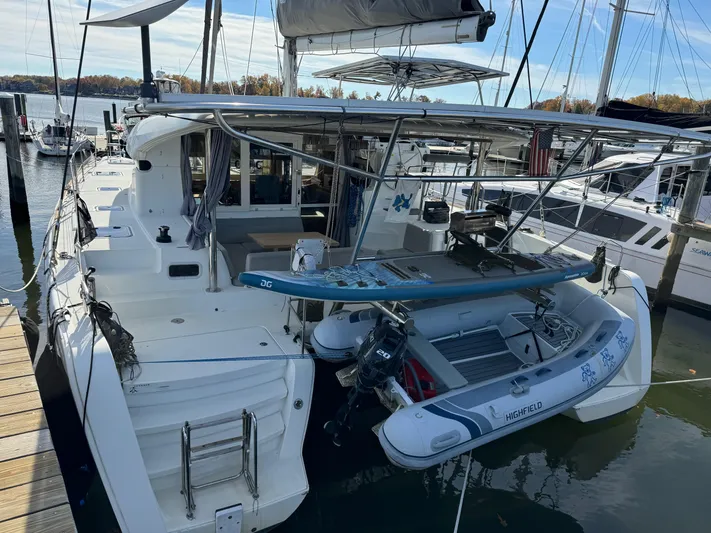 Common Blue Yacht Photos Pics 