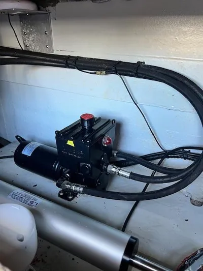 Common Blue Yacht Photos Pics 