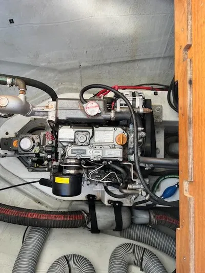 Common Blue Yacht Photos Pics 