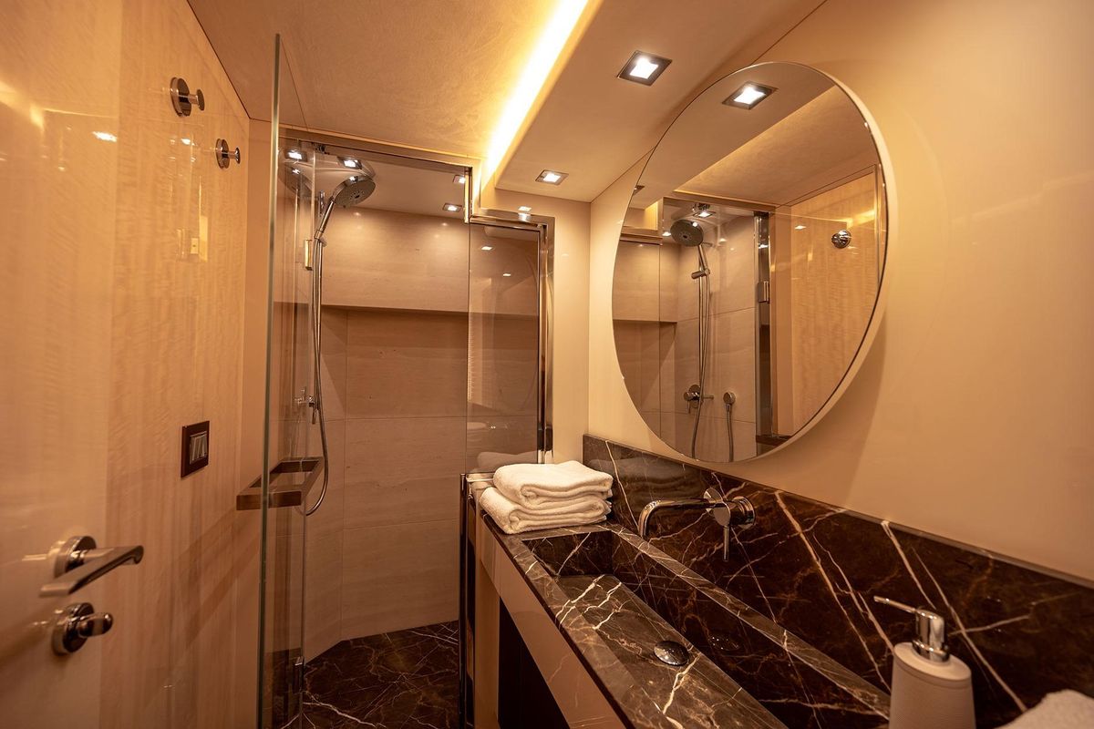 2019 Monte Carlo Yachts 65 