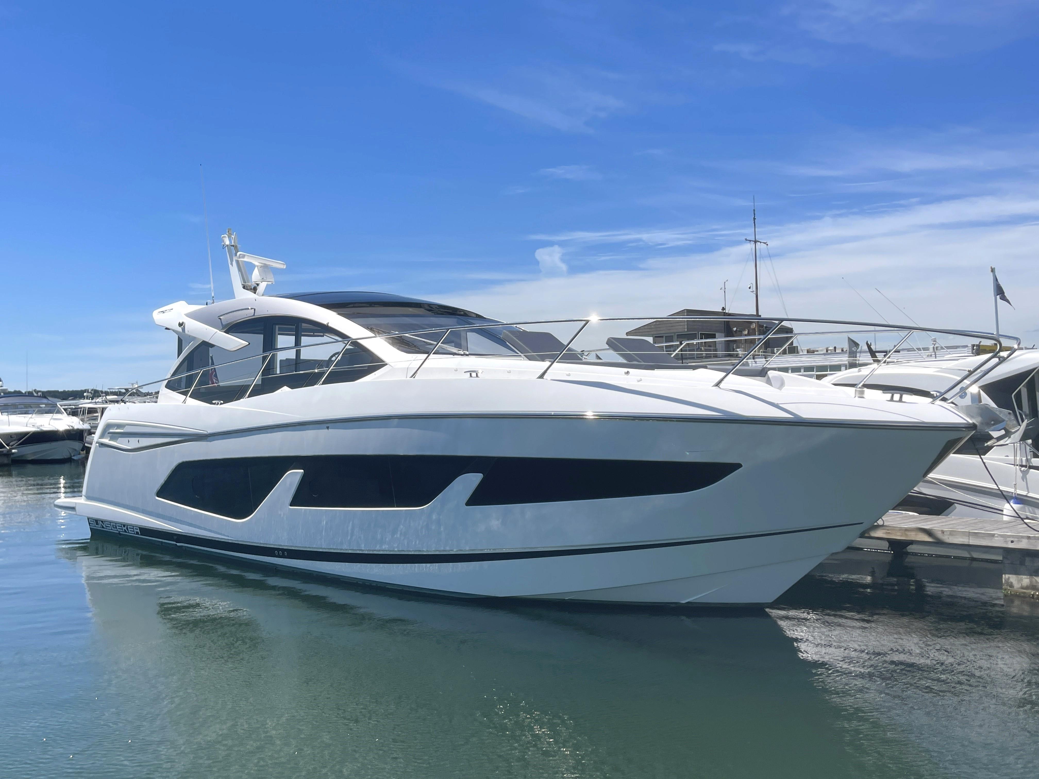 Sunseeker Predator 50 | 2020 | 15m - Dorset | Boatshop24