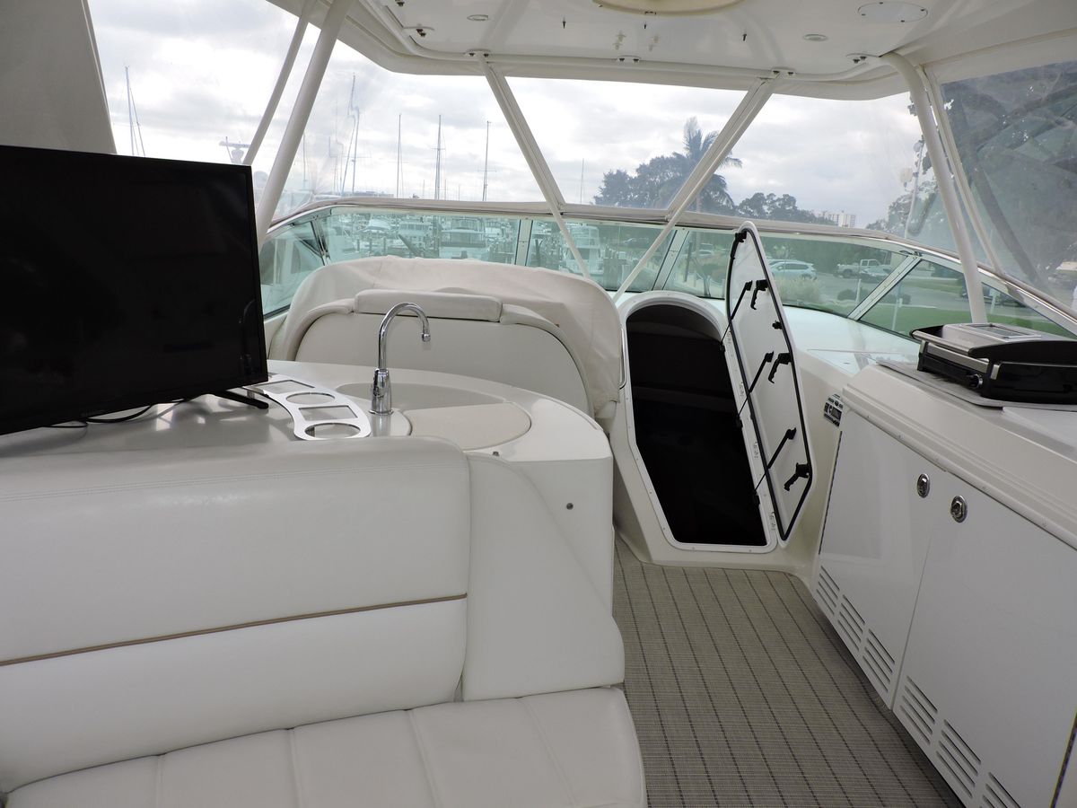 2010 Carver 56 