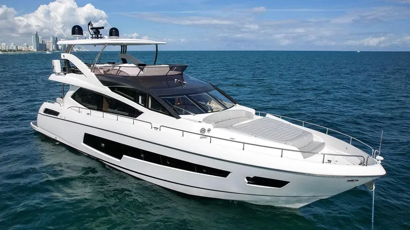 M4 Yacht Photos Pics 