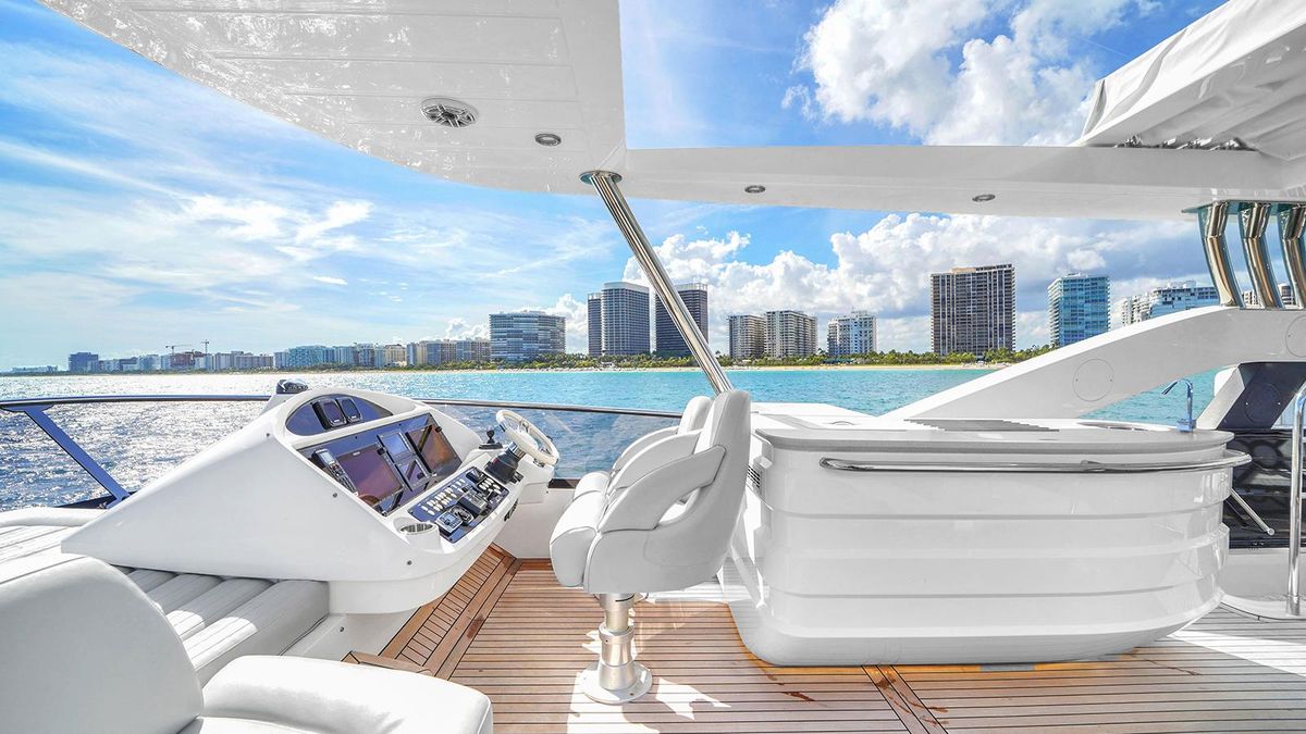 2015 Sunseeker 75 