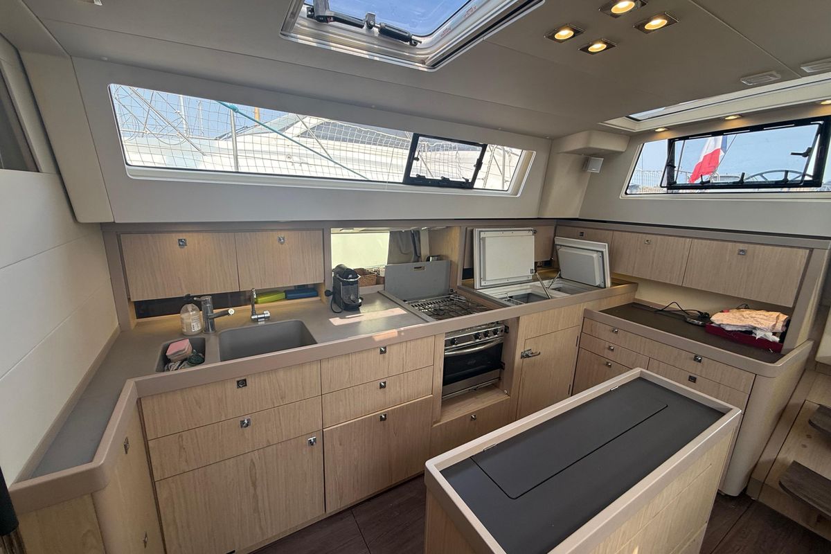 2018 Beneteau 52 