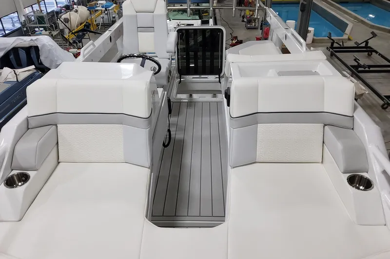  Yacht Photos Pics 2026 Formula 457 Center Console Fish boat interior with sleek seating and modern design.