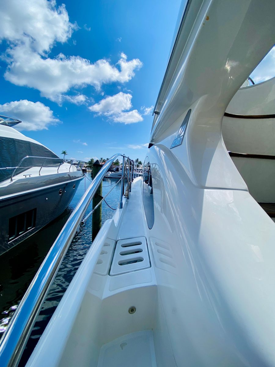 2002 Azimut 55 