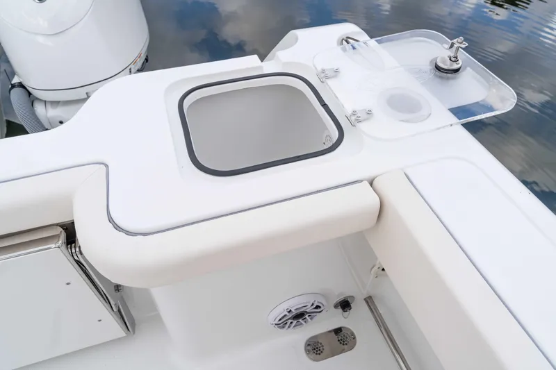  Yacht Photos Pics 2026 Sea Hunt Gamefish 27 boat interior with forward seating and storage compartment.