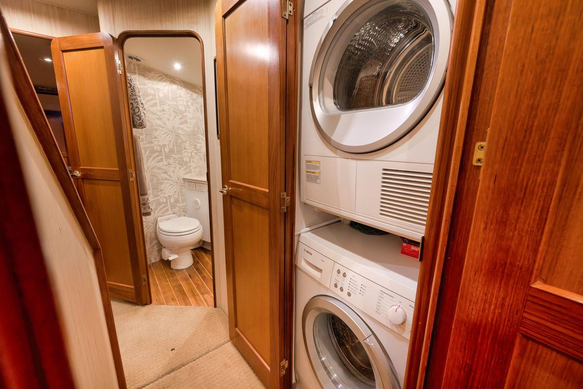 2004 Ocean Yachts 57 