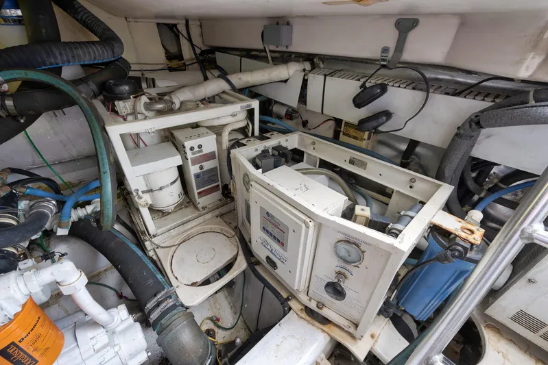 Positive Attitude Yacht Photos Pics Ocean 57 Positive Attitude - Engine Room