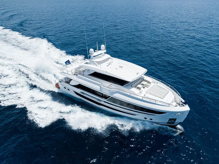 Fd80-617 / Available Fall 2025 Yacht Photos Pics 
