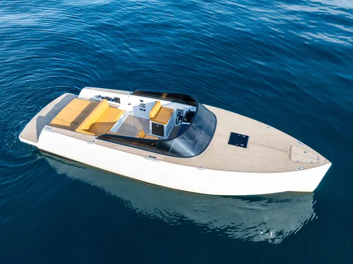 R01 Yacht Photos Pics 2023 VanDutch 32 luxury yacht on calm blue water.