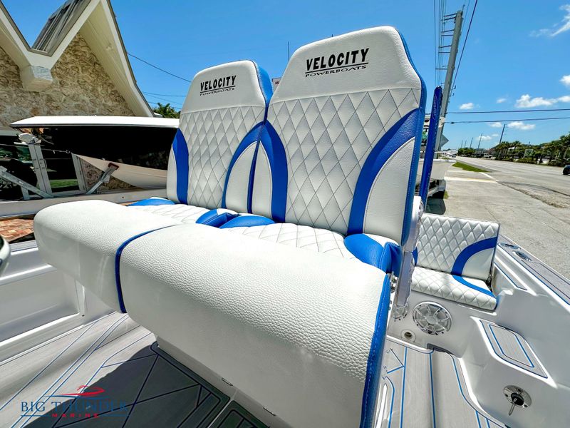 2023 Velocity 260 Bay