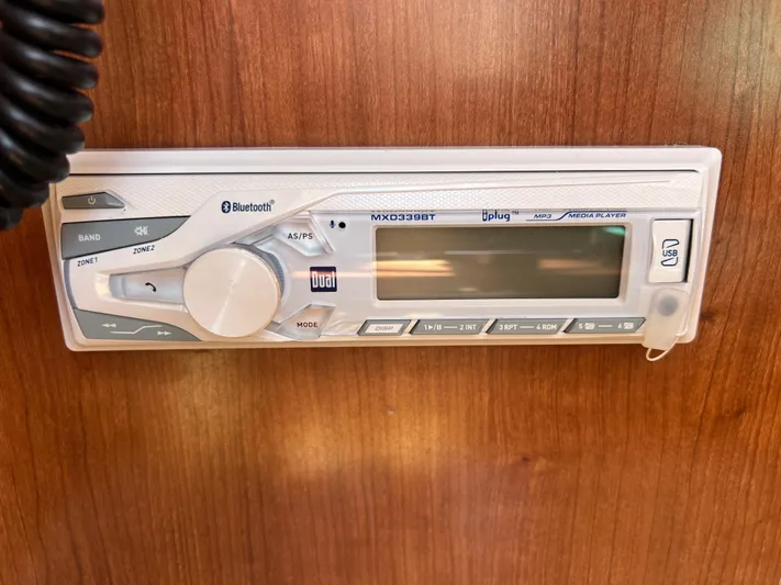 Cattitude Is Everything Yacht Photos Pics Dual - BT Stereo