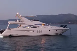 2004 Azimut 62