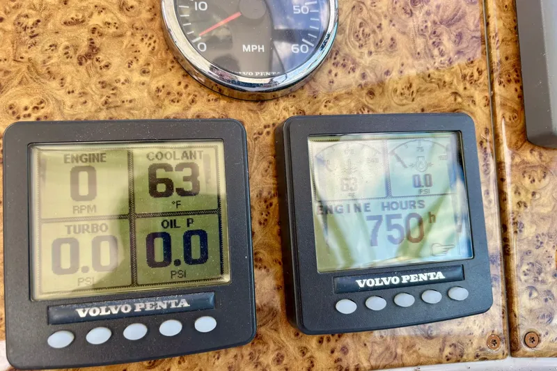  Yacht Photos Pics Dashboard of a 2007 Formula 400 Super Sport with Volvo Penta displays.