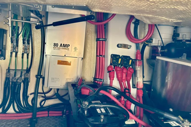  Yacht Photos Pics Electrical system of a 2007 Formula 400 Super Sport boat with 80 AMP battery charger.