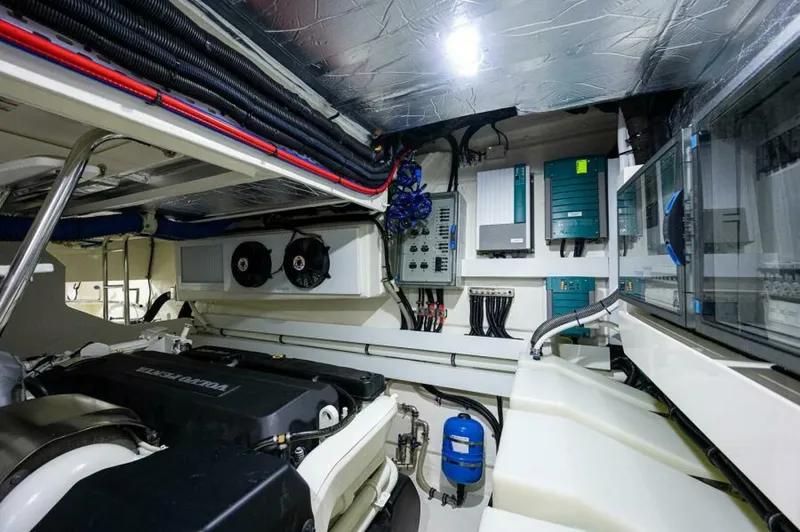 Greyhound Yacht Photos Pics 2020 Riviera 5400 Sport Yacht - Image 78